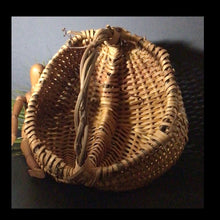 Load image into Gallery viewer, VINTAGE USA HANDMADE BASKET