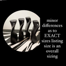 Load image into Gallery viewer, WOOD NECK FORM …SMALL