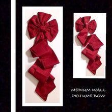 Load image into Gallery viewer, Fabric “PICTURE BOWS” circa early 1990s