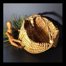 Load image into Gallery viewer, VINTAGE USA HANDMADE BASKET