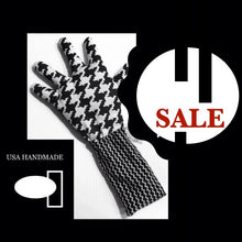 Load image into Gallery viewer, DISPLAY BEANBAG HAND BW2