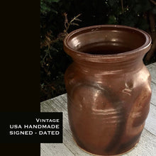 Load image into Gallery viewer, VINTAGE USA POTTERY CIRCA 1978