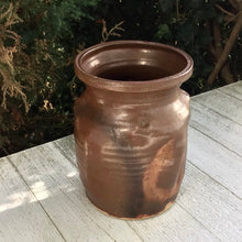 Load image into Gallery viewer, VINTAGE USA POTTERY CIRCA 1978