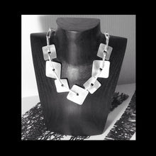 Load image into Gallery viewer, WOOD NECK FORM ..WIDE