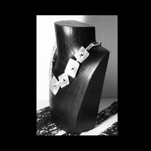 Load image into Gallery viewer, WOOD NECK FORM ..WIDE