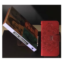 Load image into Gallery viewer, 2 small CLEAR ACRYLIC MINI DISPLAY EASELS