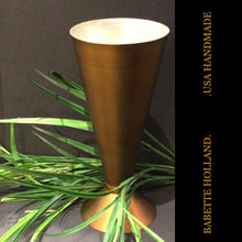 Load image into Gallery viewer, BABETTE HOLLAND VESSEL ~ RET