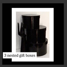 Load image into Gallery viewer, ETs. .BLACK NESTED GIFT BOXES SET OF 3
