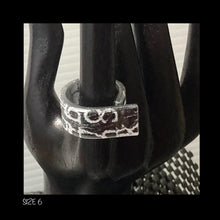 Load image into Gallery viewer, dconstruct ECORESIN RINGS
