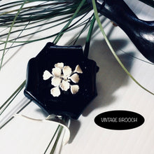 Load image into Gallery viewer, PO . . FLOWER BROOCH
