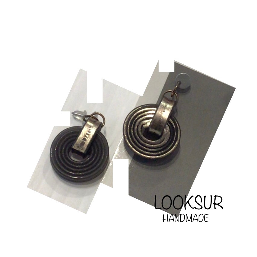 LOOKSUR HANCRAFTED post earrings