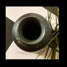 Load image into Gallery viewer, USA HANDMADE SMALL POTTERY VASE
